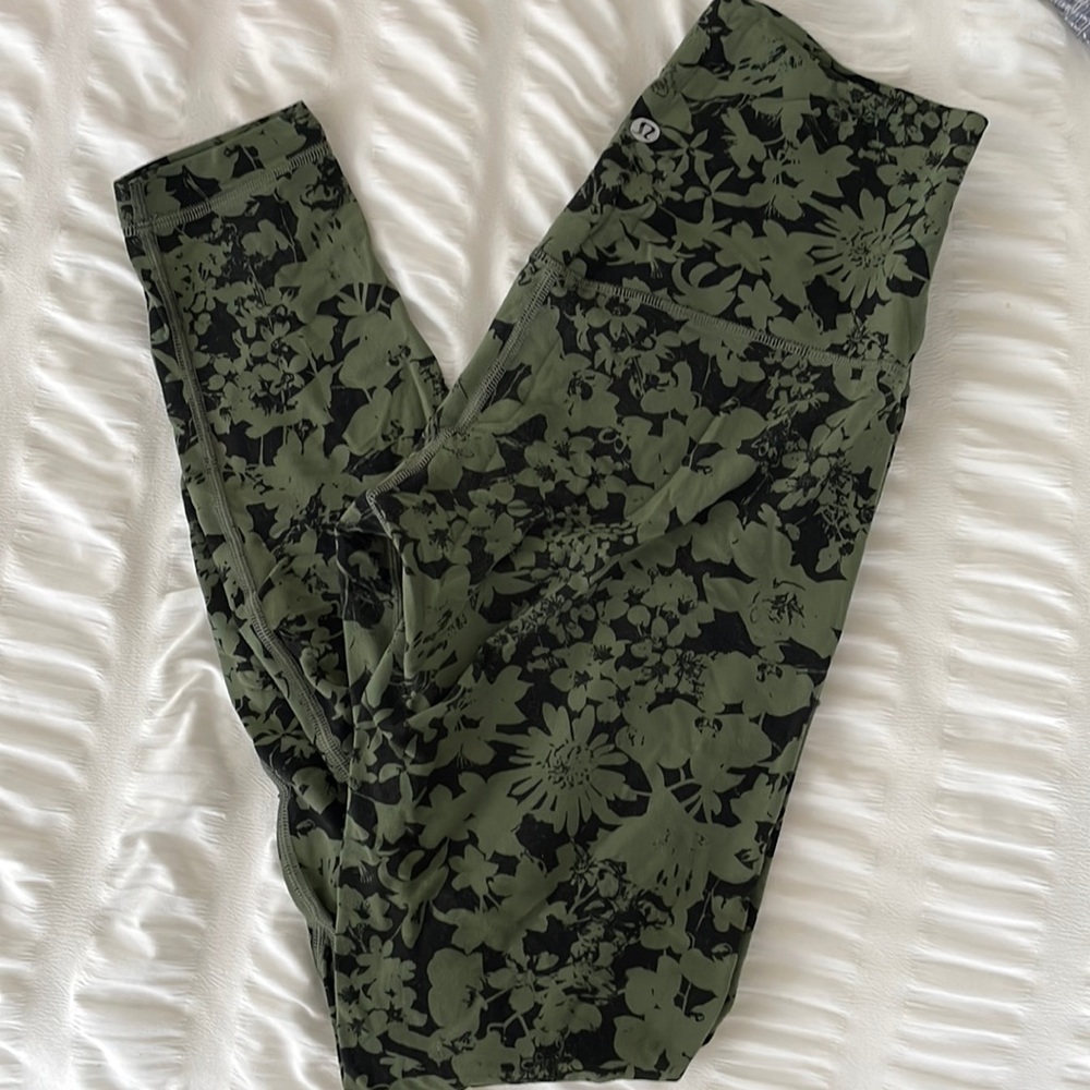 Lululemon align leggings size 6 great condition